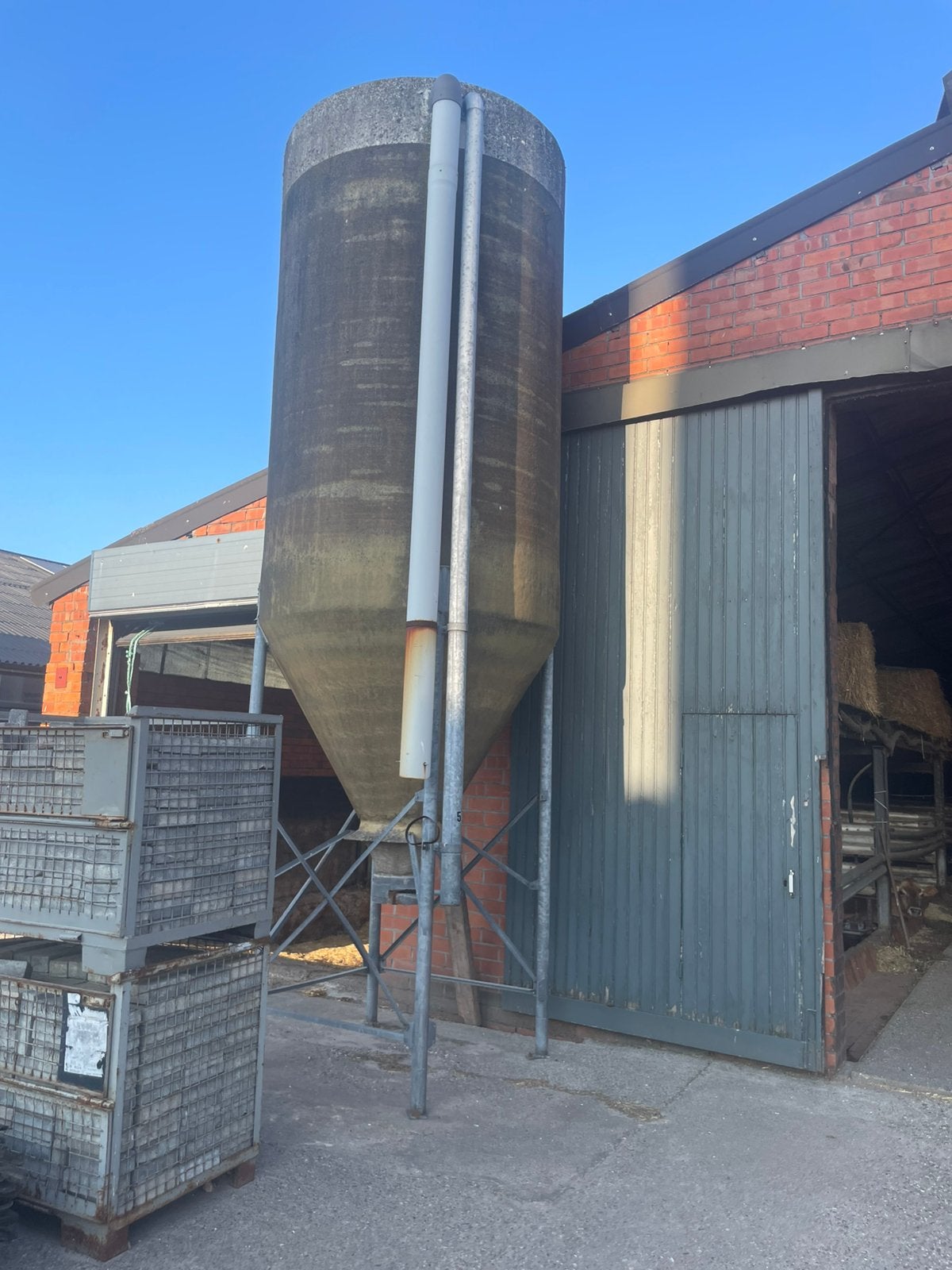 2 silos
