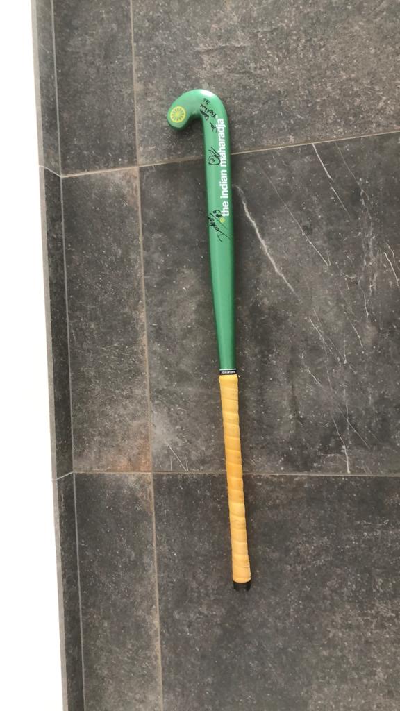 Nieuwe ongebruikte gesigneerde stick, Sport en Fitness, Hockey, Ophalen, Nieuw, Stick