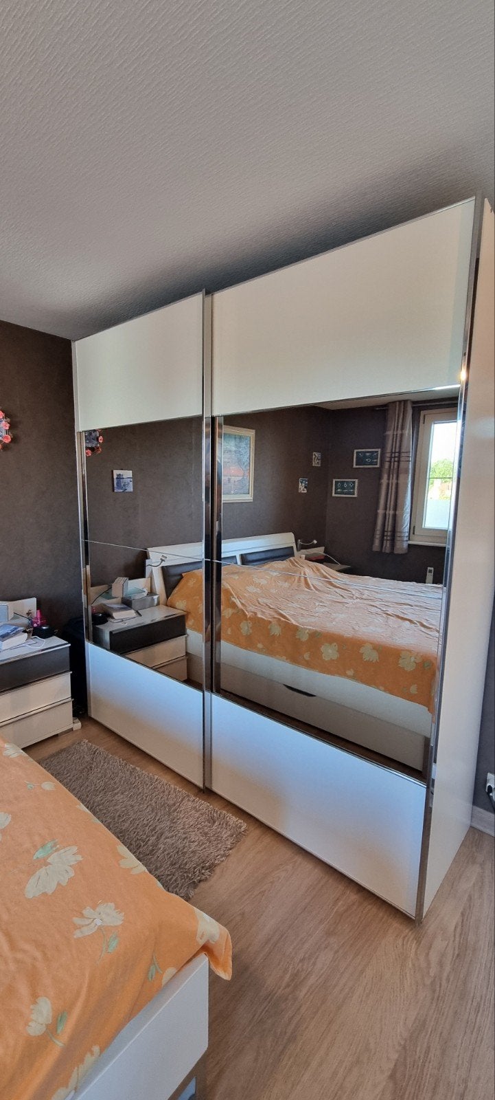 Garde-robe design avec 2 portes miroirs coulissantes Moens, Enlèvement
