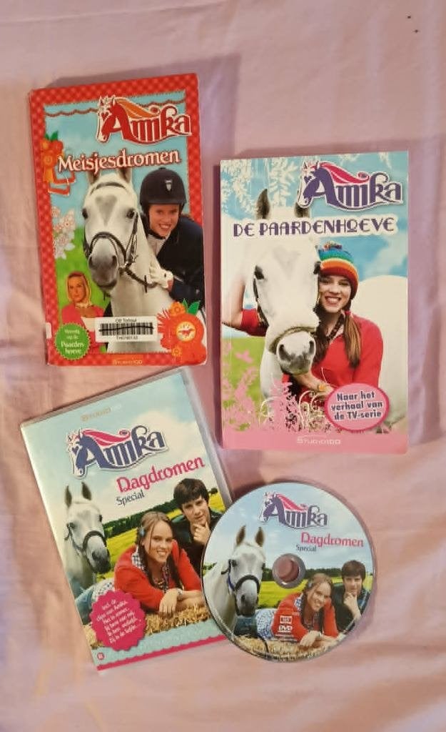 Amika boekjes en dvd Alles samen, Ophalen of Verzenden
