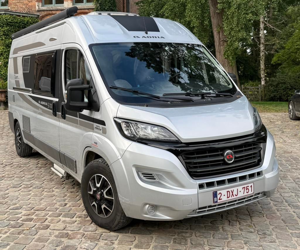 Mobielhome adria twin 600spt, Caravanes & Camping, Camping-cars, Toilette à cassette, Fiat, Siège circulaire, Particulier