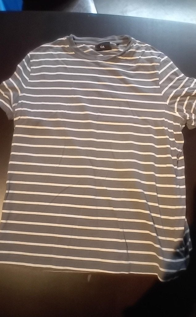 T SHIRT STREEP GRIJS & WIT VAN C&A, Kleding | Heren, Maat 52/54 (L), Zo goed als nieuw, Grijs, C&A
