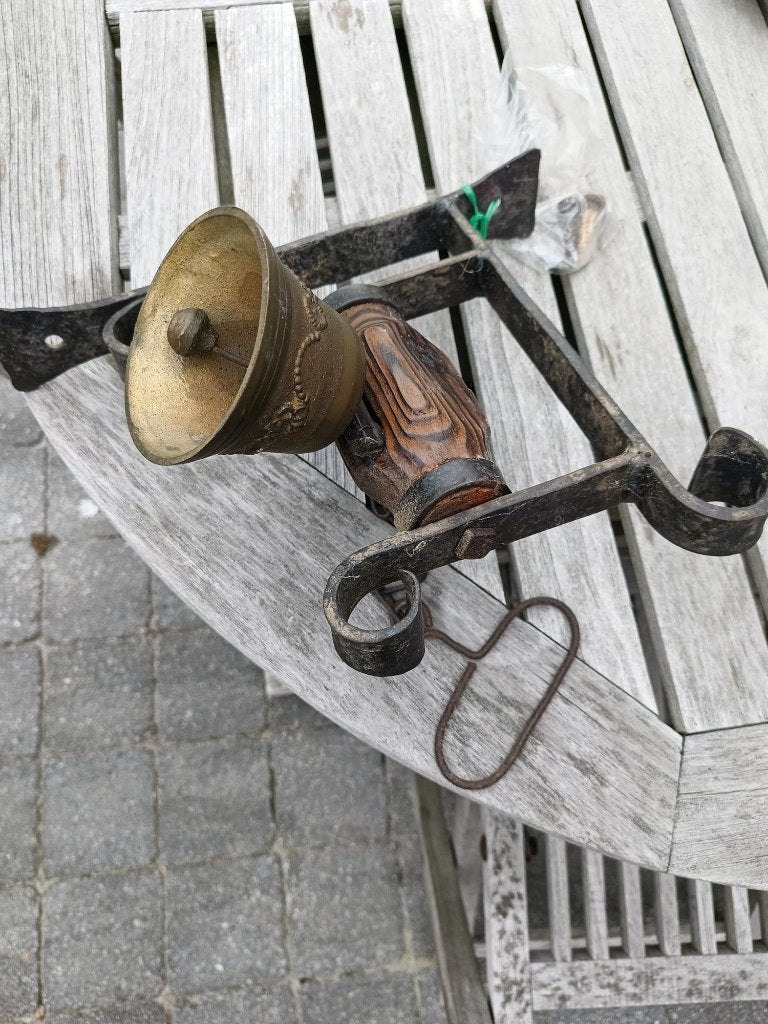 Cloche murale, Huis en Inrichting, Metaal, Ophalen, Zo goed als nieuw