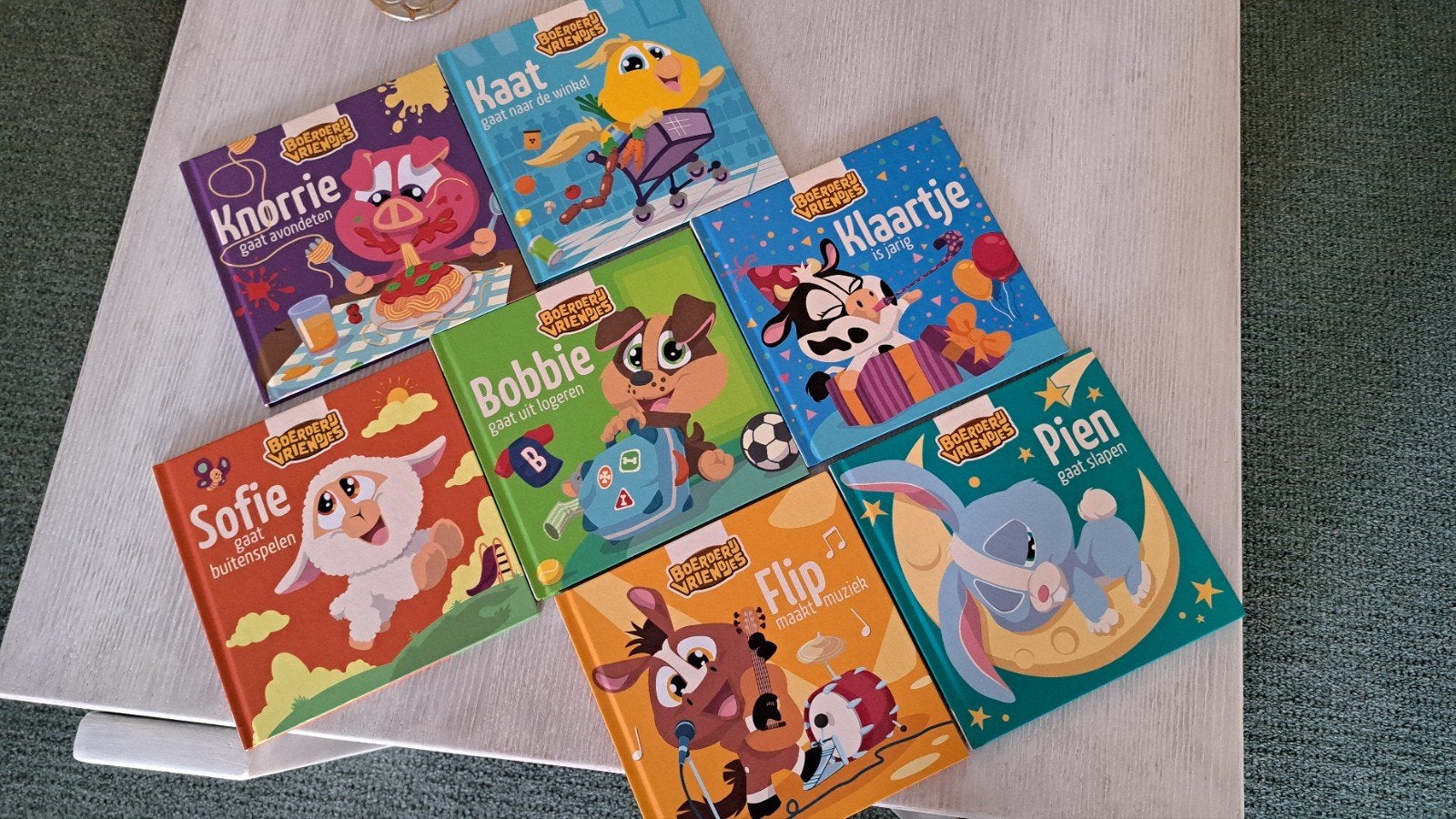 boekjes en 2 knuffels, Boeken, Ophalen of Verzenden