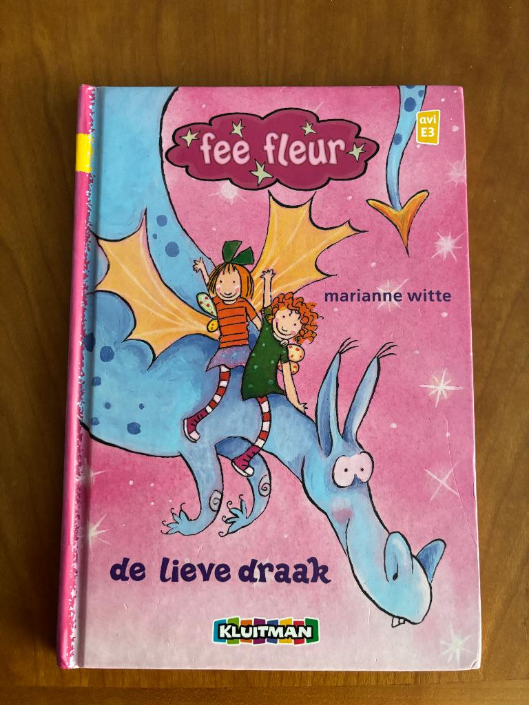 AVI E3 Fee Fleur de lieve draak ( Marianne Witte )., Boeken, Kinderboeken | Jeugd | onder 10 jaar, Zo goed als nieuw, Ophalen of Verzenden