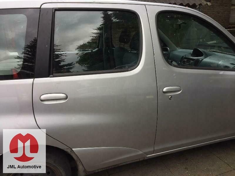 PORTIER DEUR RECHTS ACHTER TOYOTA YARIS VERSO, Auto-onderdelen, Gebruikt, -, Deur, -