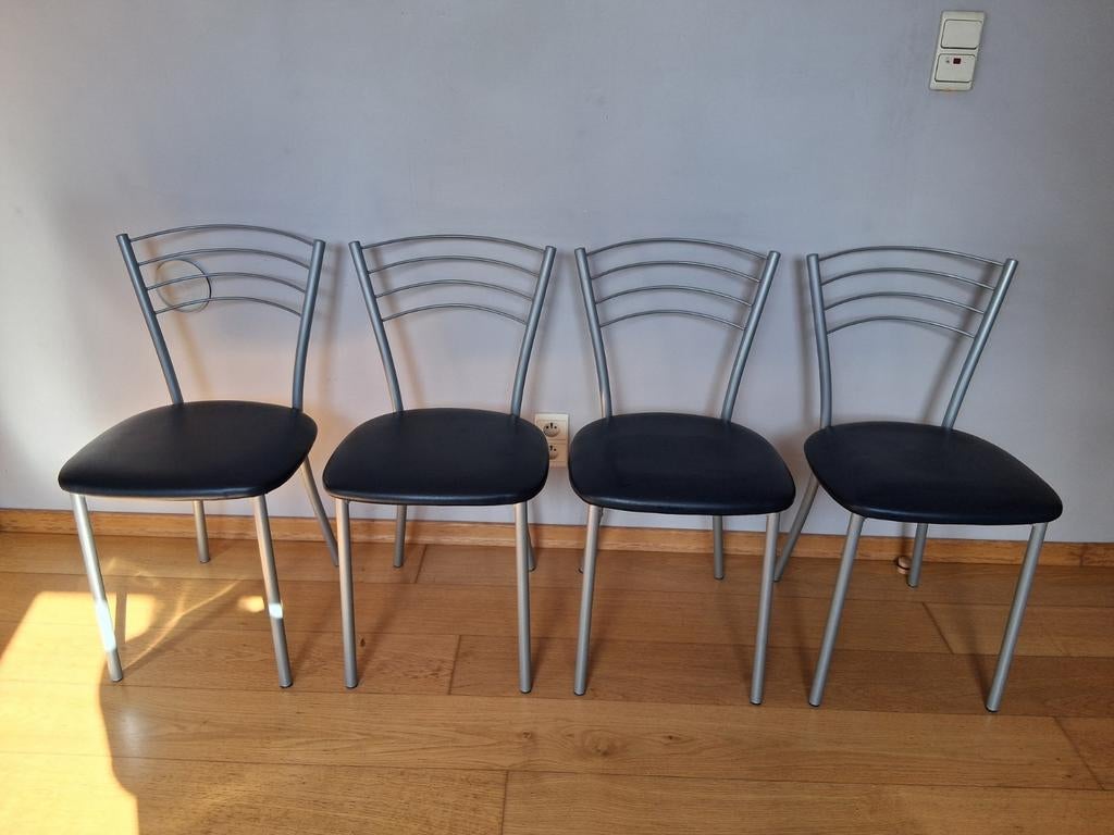 set van 4 kunstlederen stoelen, Huis en Inrichting, Stoelen, Ophalen, Zo goed als nieuw