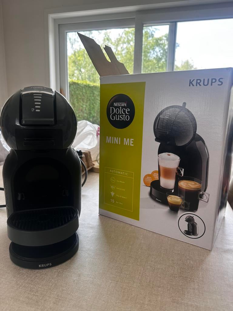 Dolce gusto mini me, Elektronische apparatuur, Koffiezetapparaten, Ophalen, Zo goed als nieuw, Koffiepads en cups, Afneembaar waterreservoir