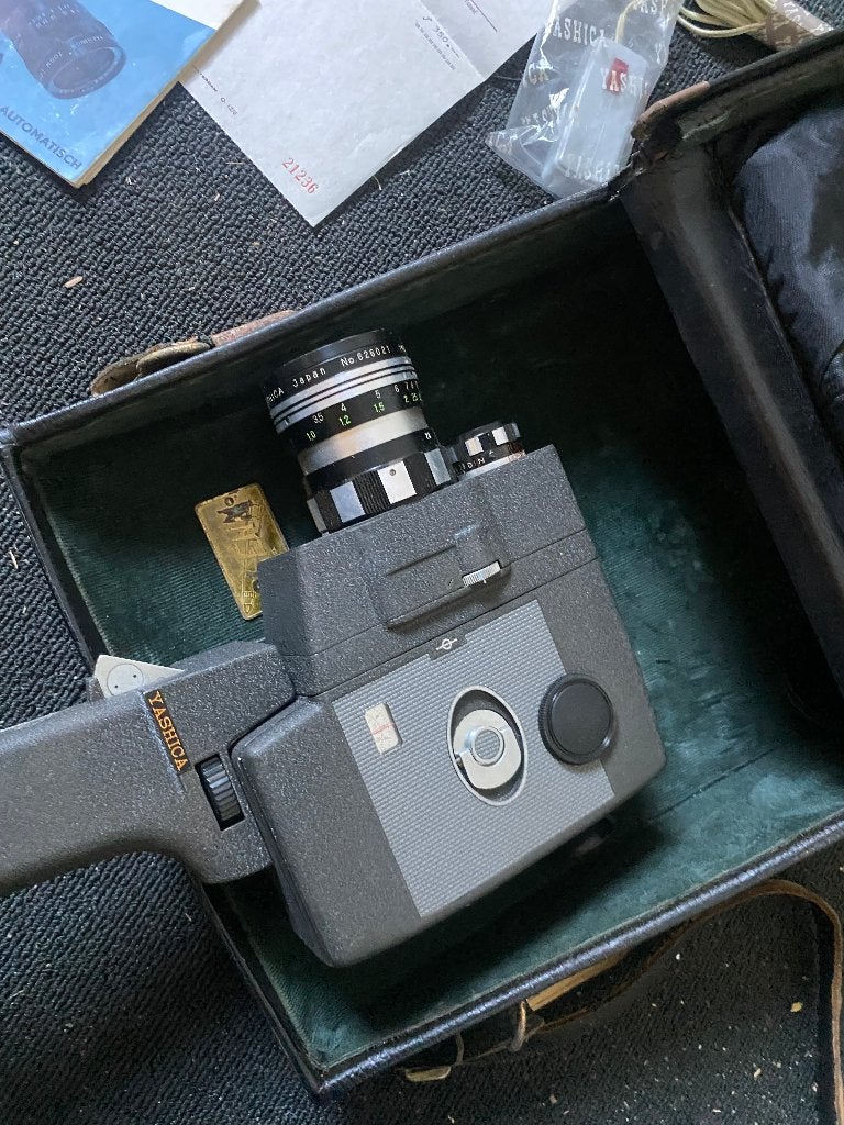 YASHICA-UP filmcamera uit 1963 met accessoires, Ophalen of Verzenden, Filmcamera