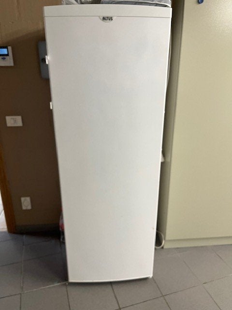 Koelkast, moet dringend weg., Ophalen, 150 tot 200 liter, 60 cm of meer, 160 cm of meer