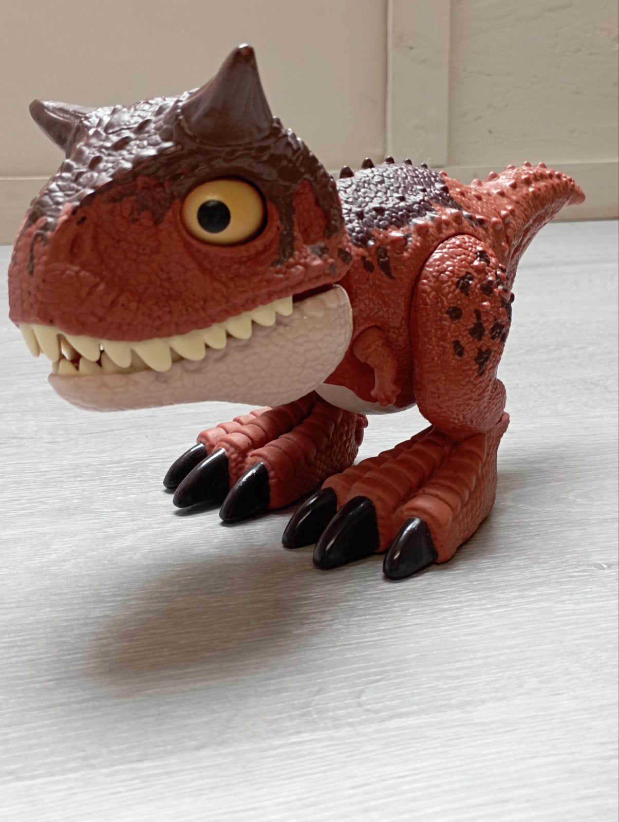 Dinosaurussen  Jurassic World, Enlèvement