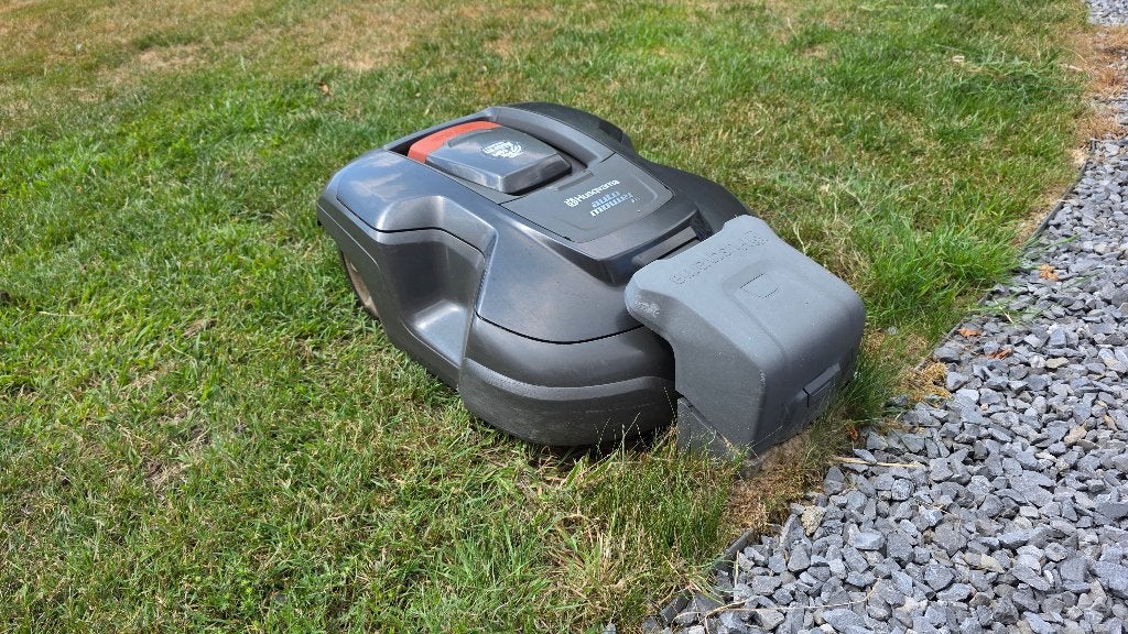 Robot tondeuse Husqvarna, Jardin & Terrasse, Tondeuses robotisées, Enlèvement, Utilisé, 20 à 25 cm, Husqvarna