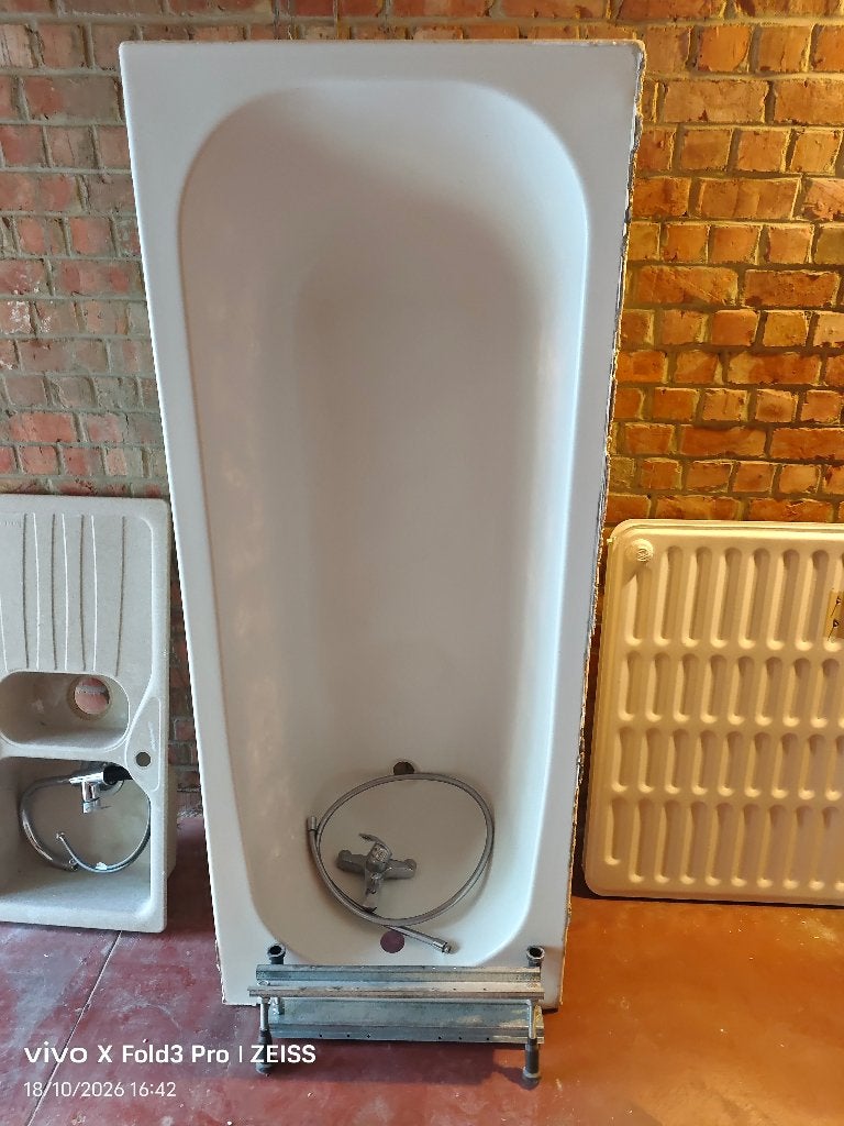 Baignoire en résine et mitigeur Grohe gratuit, Bricolage & Construction, Enlèvement, Baignoire
