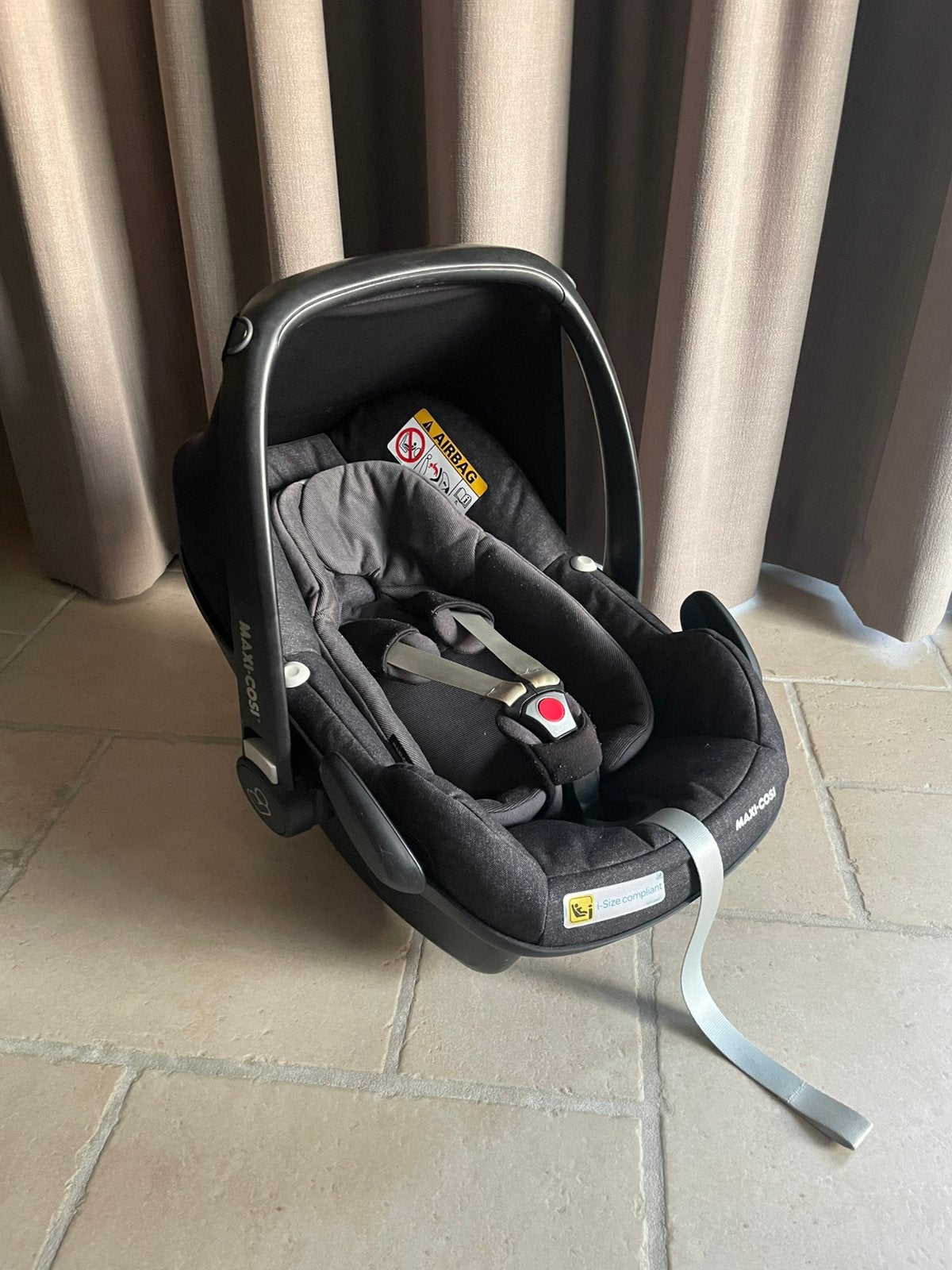 Maxi Cosi Pebble Plus Zwart, Mode veille, Enlèvement, Utilisé, Ceinture de sécurité ou Isofix