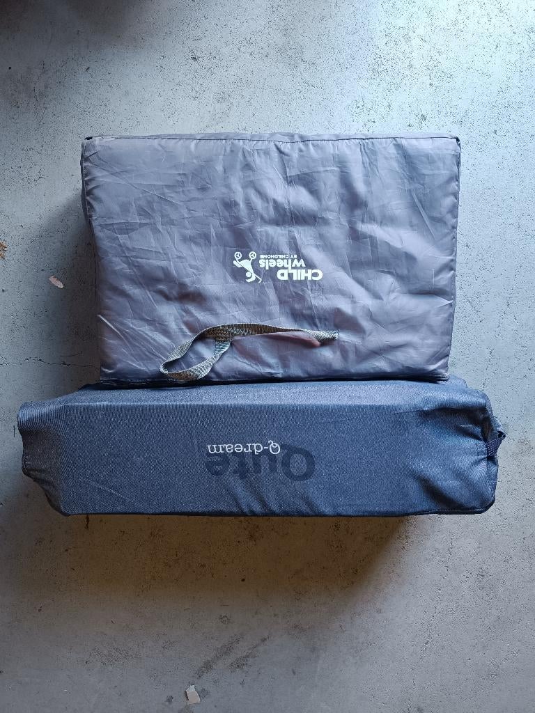 Reisbed + matras en verkleinset, Ophalen, Zo goed als nieuw, Reisbedje