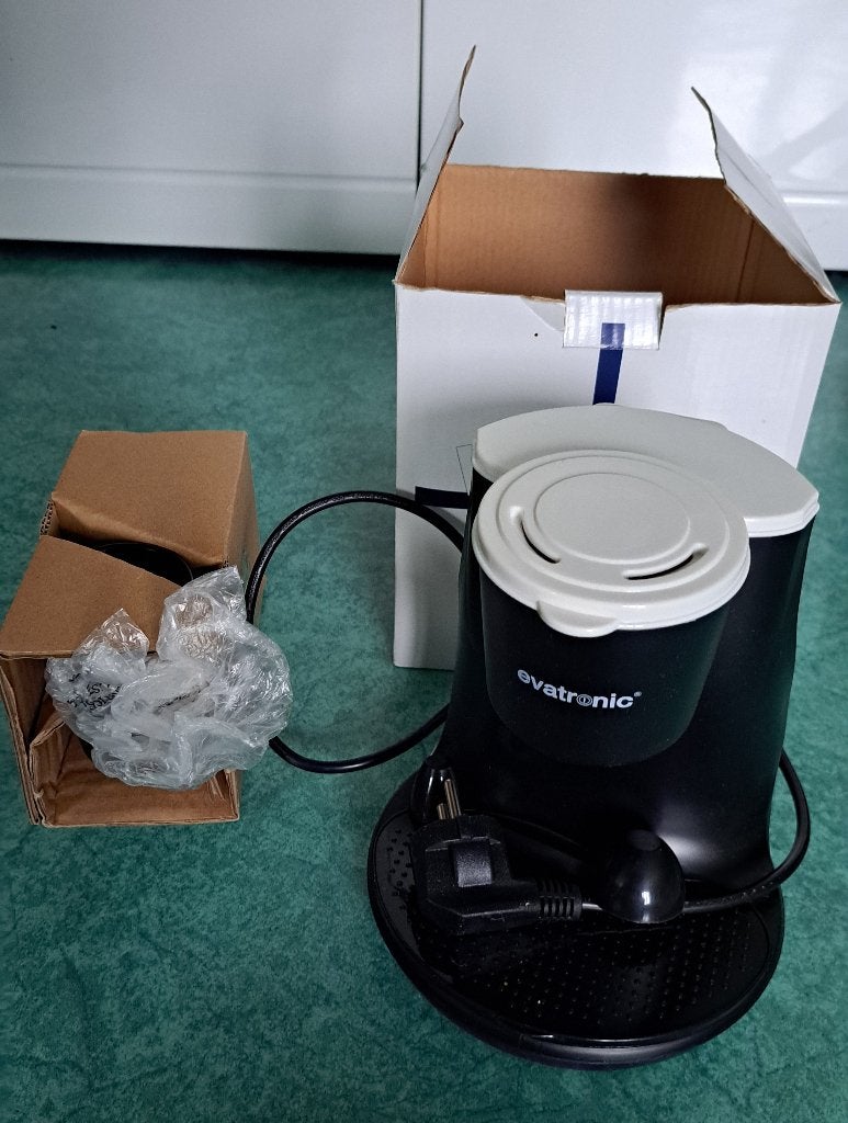 cafetière 2 tasses Evatronic + 2 tasses neuf, Enlèvement ou Envoi, 2 à 4 tasses, Cafetière, Café moulu