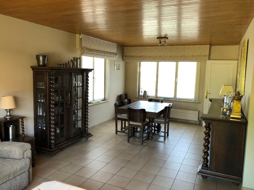 Eetkamer in kastanjebruin hout, Enlèvement, Utilisé