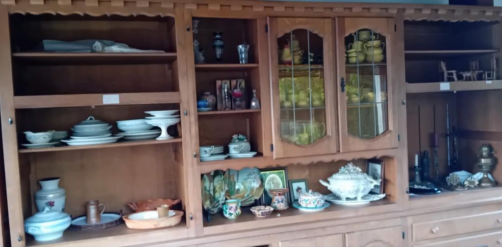 Grand buffet en chêne à donner, Maison & Meubles, Armoires | Buffets, Enlèvement, Chêne