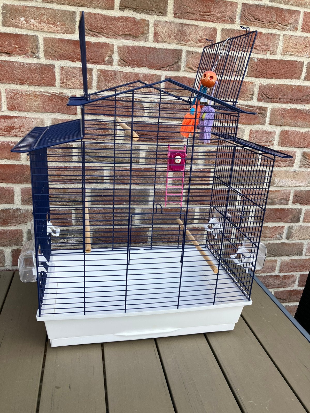BLAUWE VOGELKOOI MET OPEN DAKJE EN TOEBEHOREN NU 60 EURO, Ophalen, Zo goed als nieuw, Overige materialen, Vogelkooi