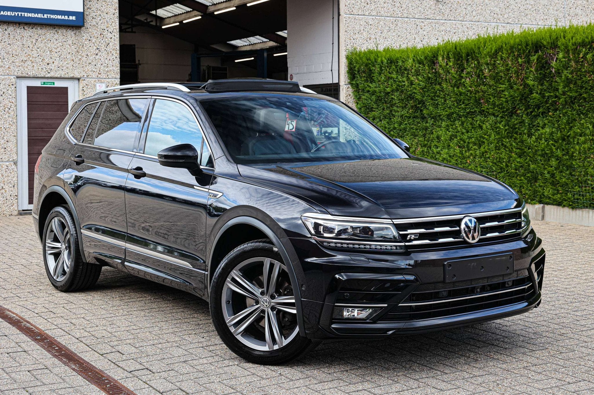Volkswagen Tiguan R-LINE*360CAMERA*PANORAMISCH-DAK*ZETELGE, Autos, Achat, 1610 kg, Entreprise, Noir