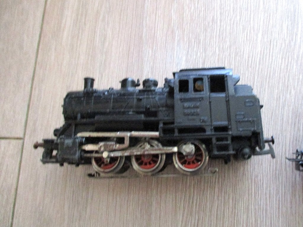 Märklin locomotief en goederenwagons HO, Wisselstroom, Treinset, Ophalen of Verzenden, Zo goed als nieuw