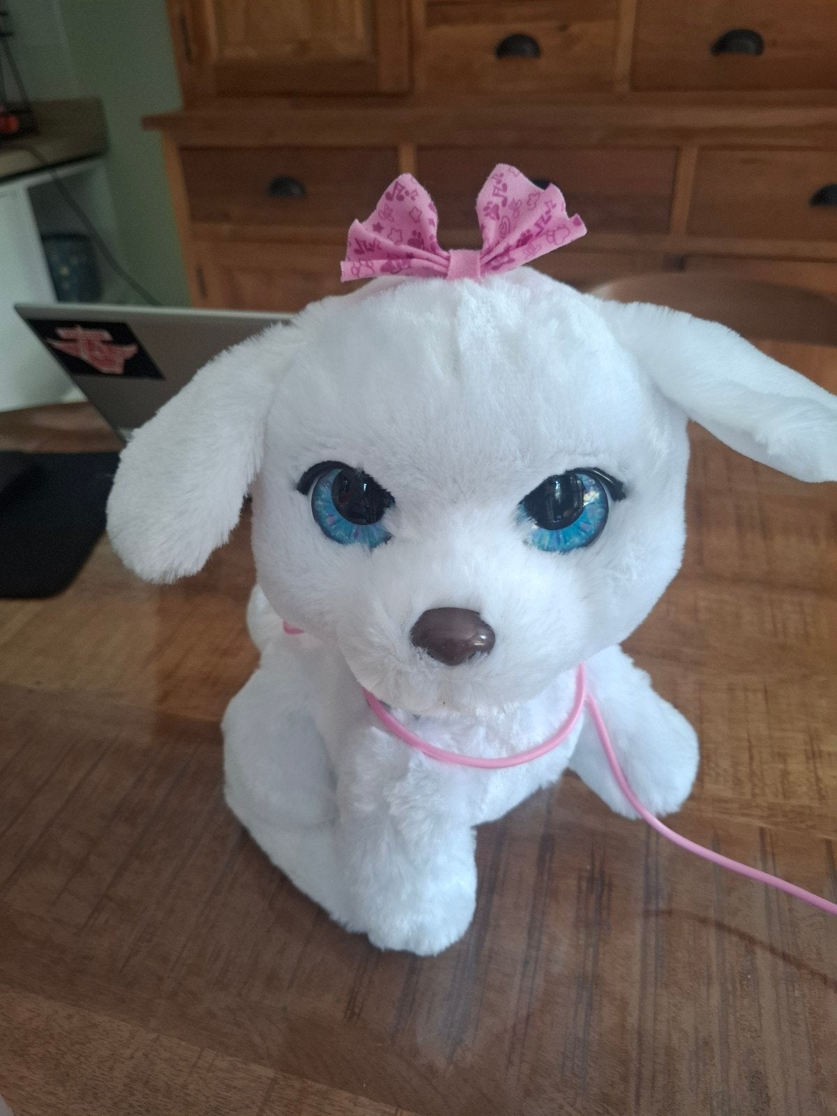 fureal dansende pup, Ophalen, Roze