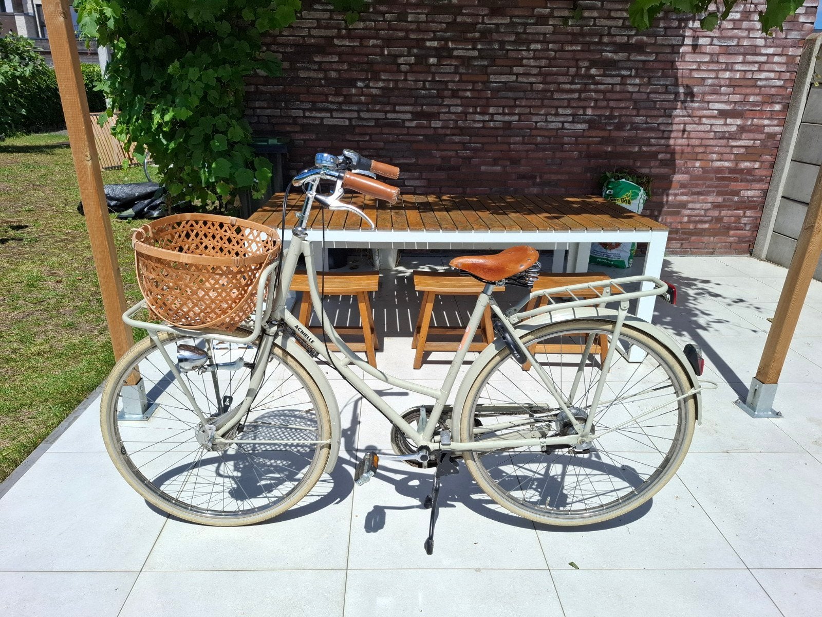 Damesfiets Achielle, Ophalen