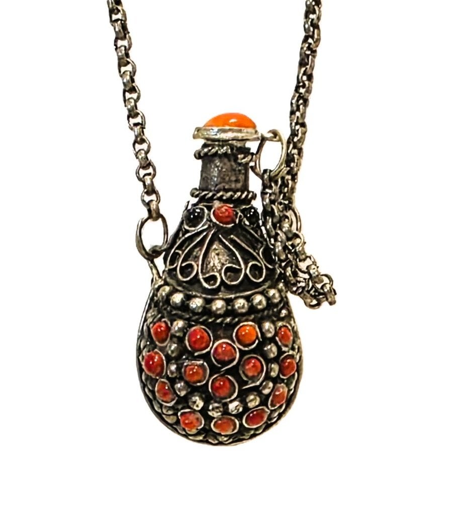 Collier avec une tabatière., Bijoux, Sacs & Beauté, Colliers, Enlèvement ou Envoi, Comme neuf