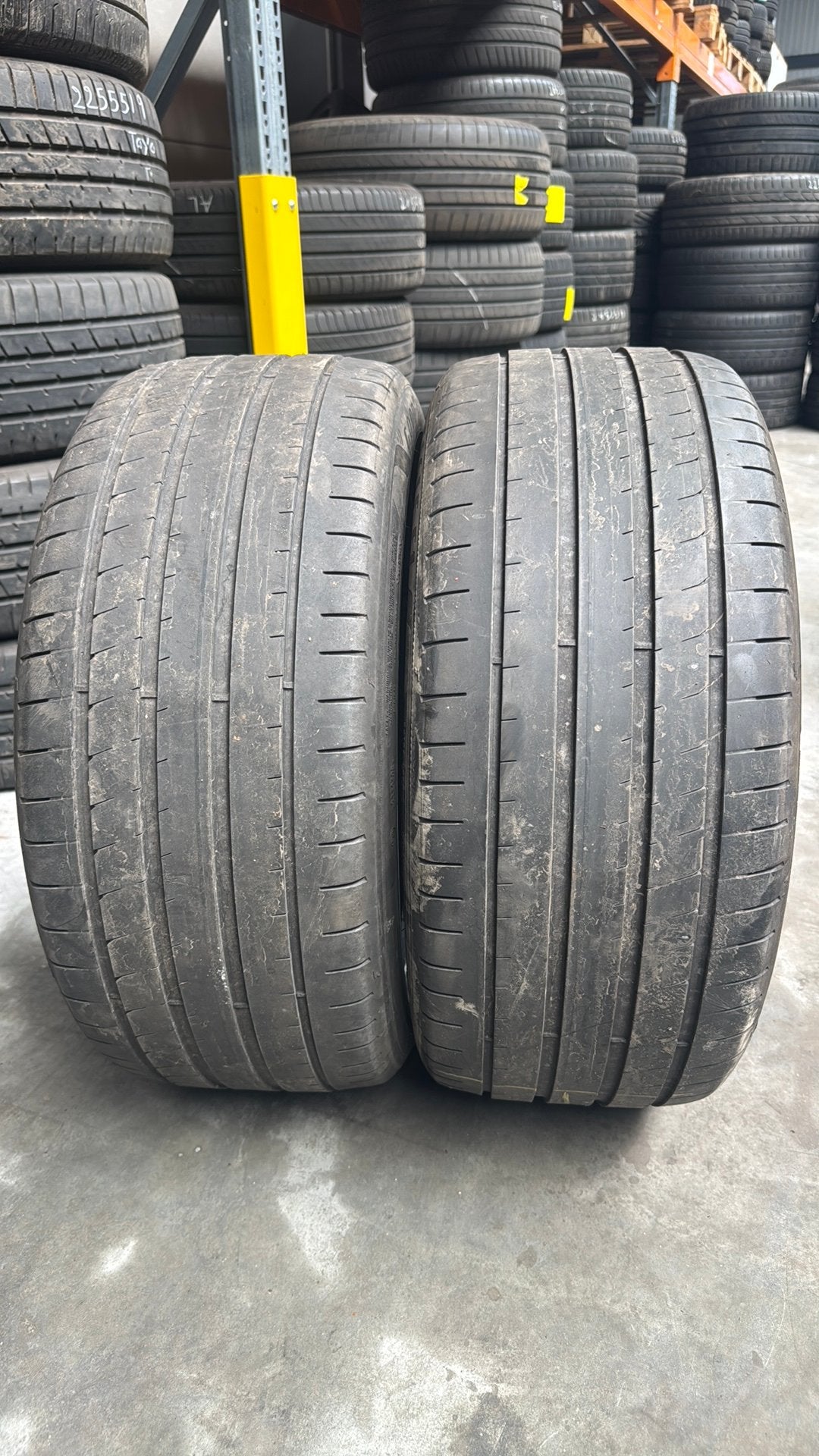 2354018 235/40/18 235/40R18 zomerbanden merk goodyear, Kleding | Dames, Jassen | Zomer, Ophalen