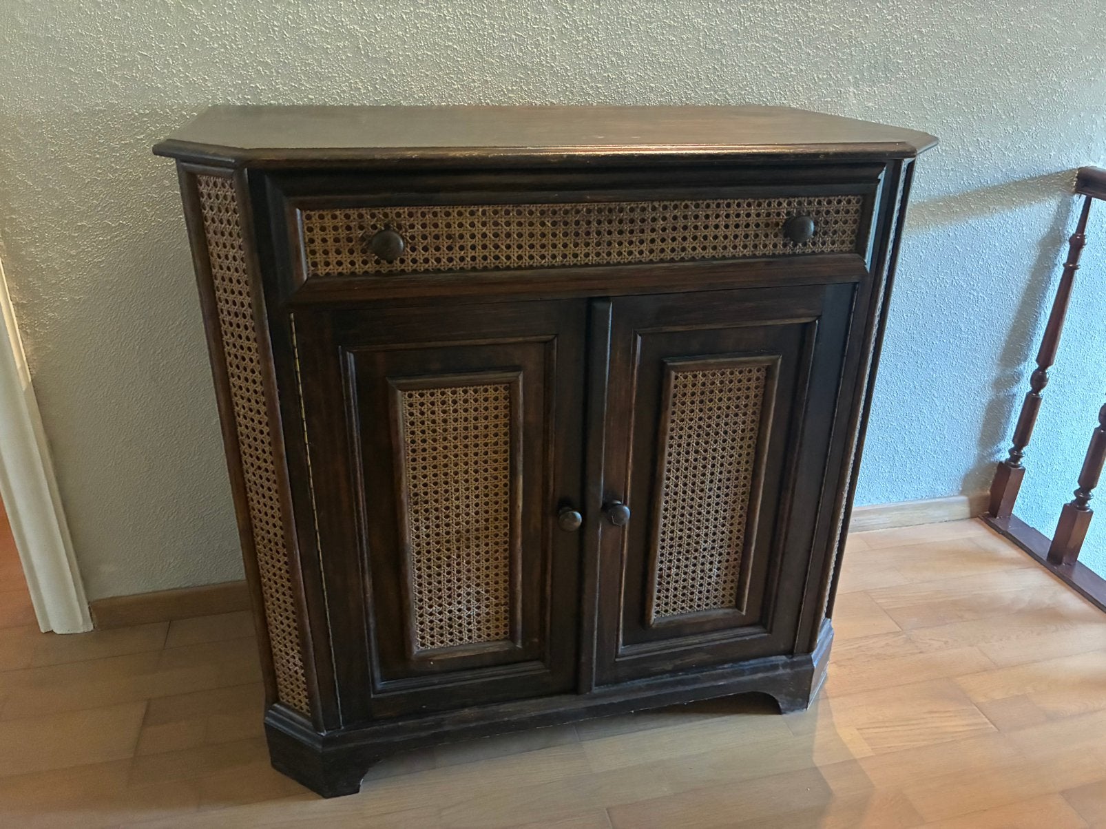 Kast met rotan afgewerkt, Enlèvement, Comme neuf