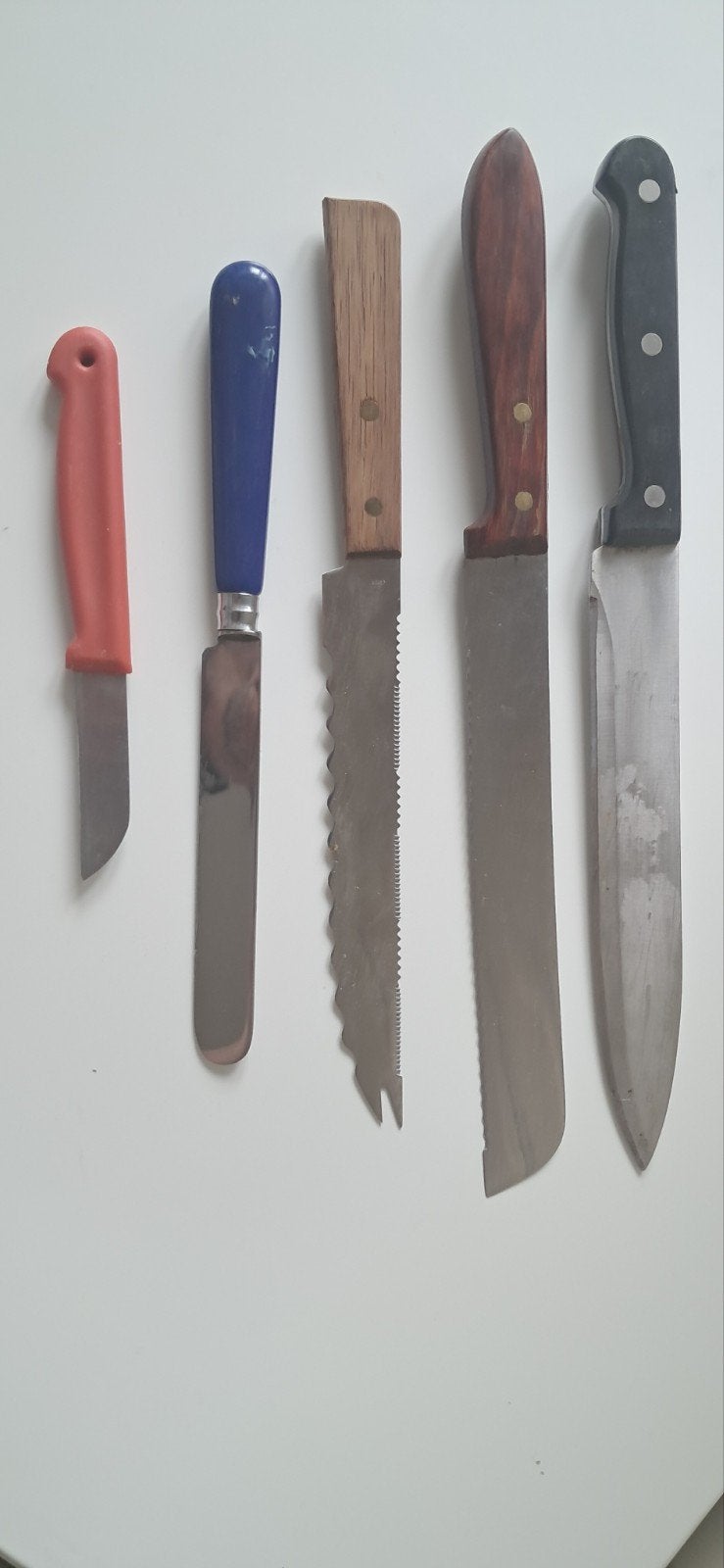 5 totaal verschillende messen, Ophalen