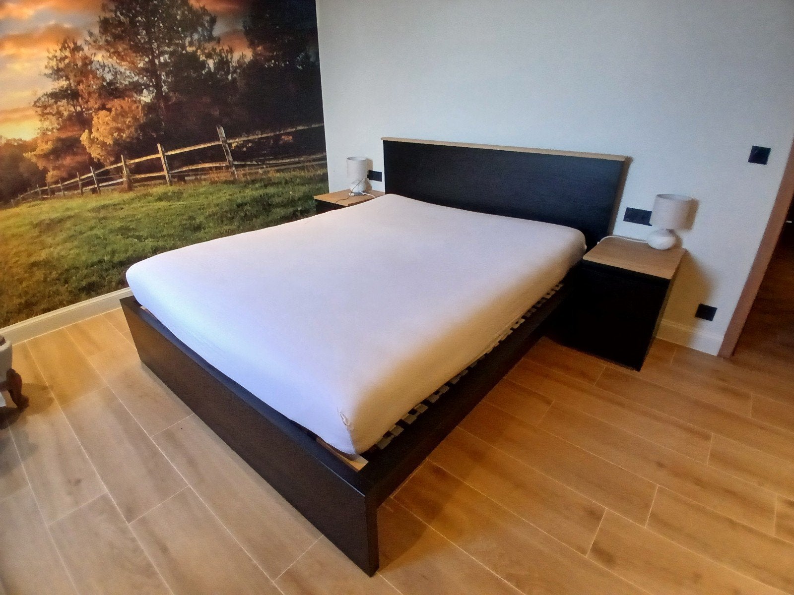 bed met 2 nachtkastjes, Huis en Inrichting, Slaapkamer | Complete slaapkamers, Ophalen
