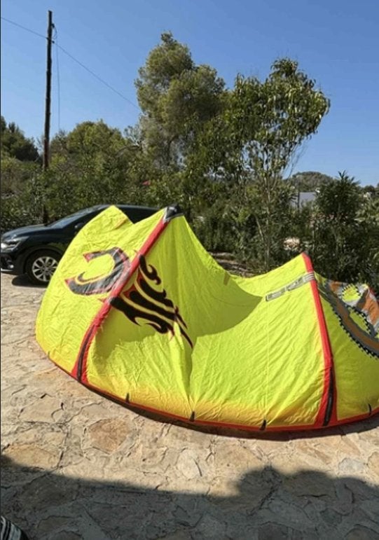 Kite Cabrinha 12m, Enlèvement ou Envoi, Comme neuf, Pas de planche, Kite