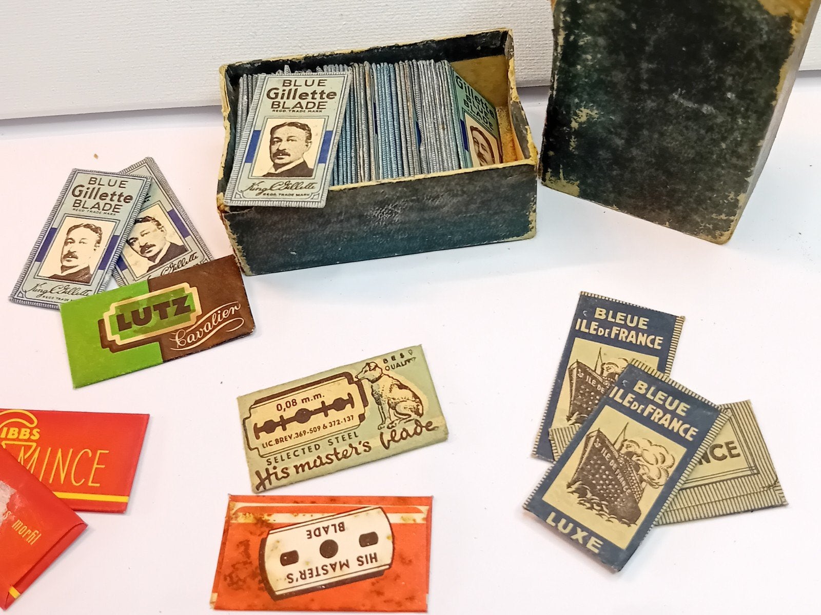 Lot Lames de Rasoir Vintage + Boîte Gillette (Années 30/50), Collections, Enlèvement ou Envoi