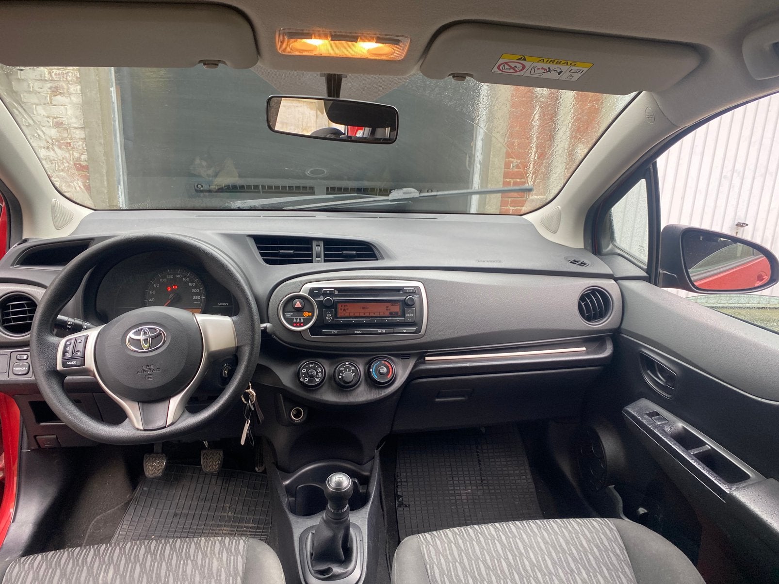 Toyota yaris 2013.1.0 benzine, Voorwielaandrijving, Euro 5, Stof, Sound system