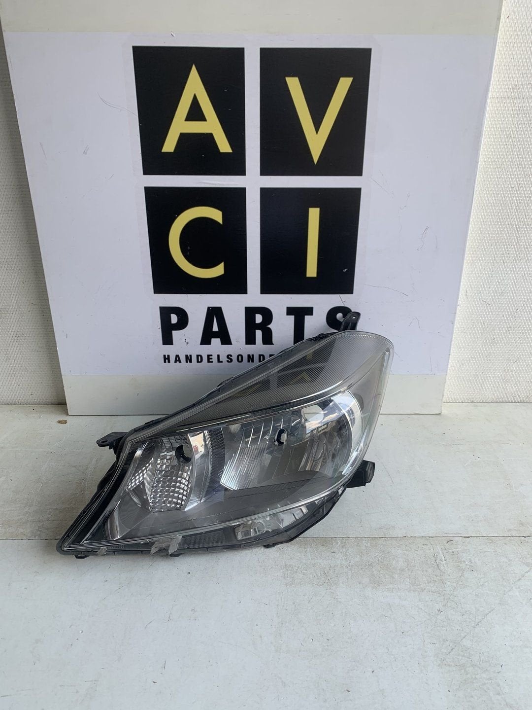 Koplamp Toyota Yaris III Halogeen h7 origineel, Gebruikt, -, -, Ophalen of Verzenden