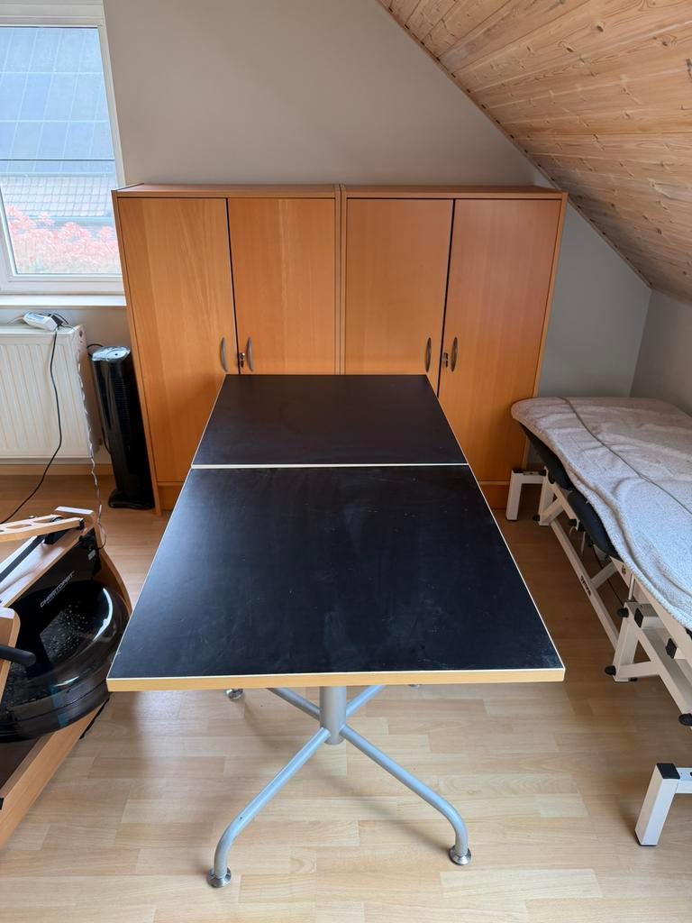 Deux tables noires avec deux chaises, Maison & Meubles, Tables | Tables à manger, Comme neuf, 50 à 100 cm, 50 à 100 cm, Quatre personnes