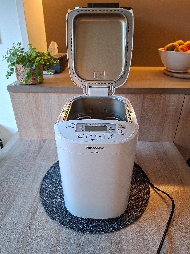 Bak je brood zelf met Panasonic, Meer dan 10 programma's, Zo goed als nieuw, 400 tot 800 gram deeg, Ophalen