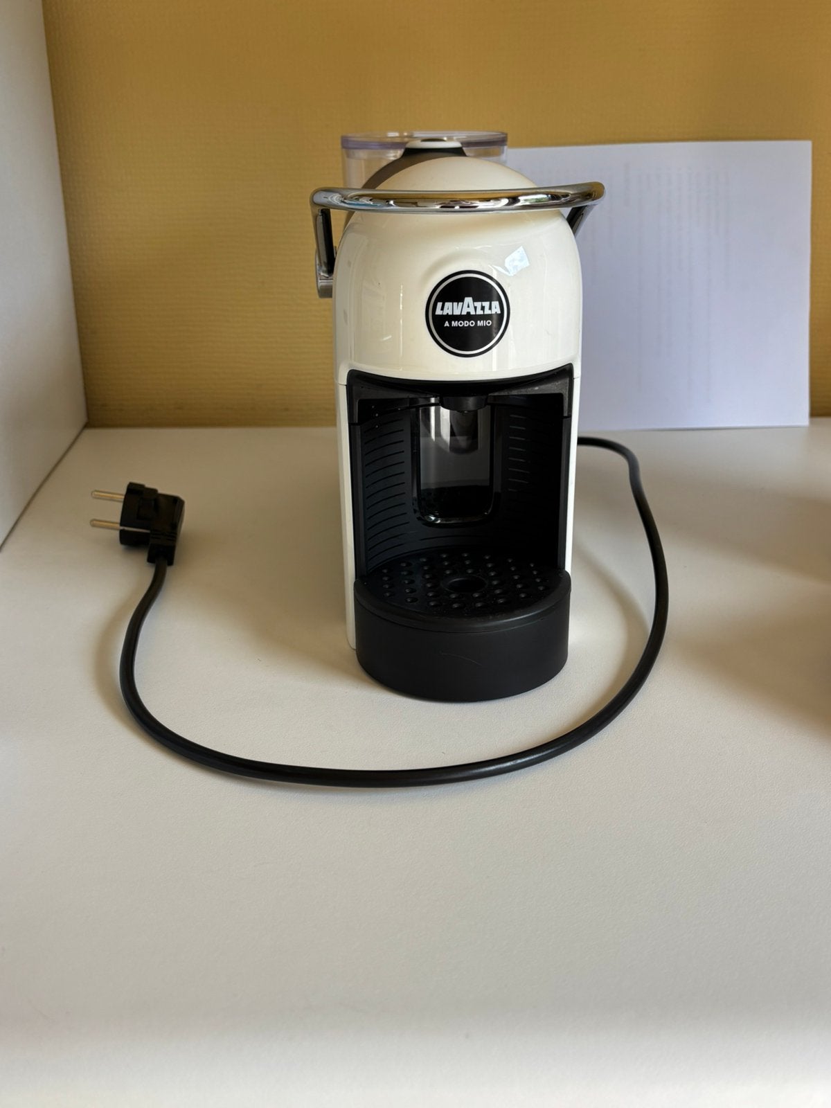 Lavazza a modo mio. Wit, Ophalen, Espresso apparaat, Zo goed als nieuw, 1 kopje