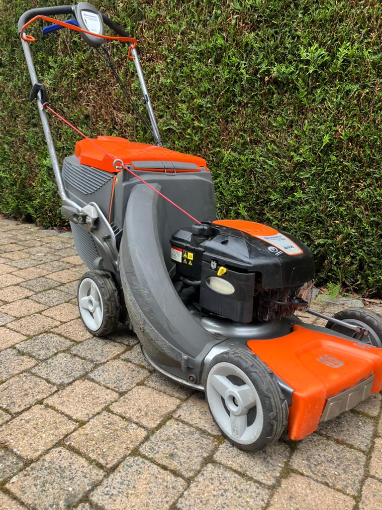 Te koop Husqvarna LC48VE, Ophalen, Zo goed als nieuw, Opvangbak