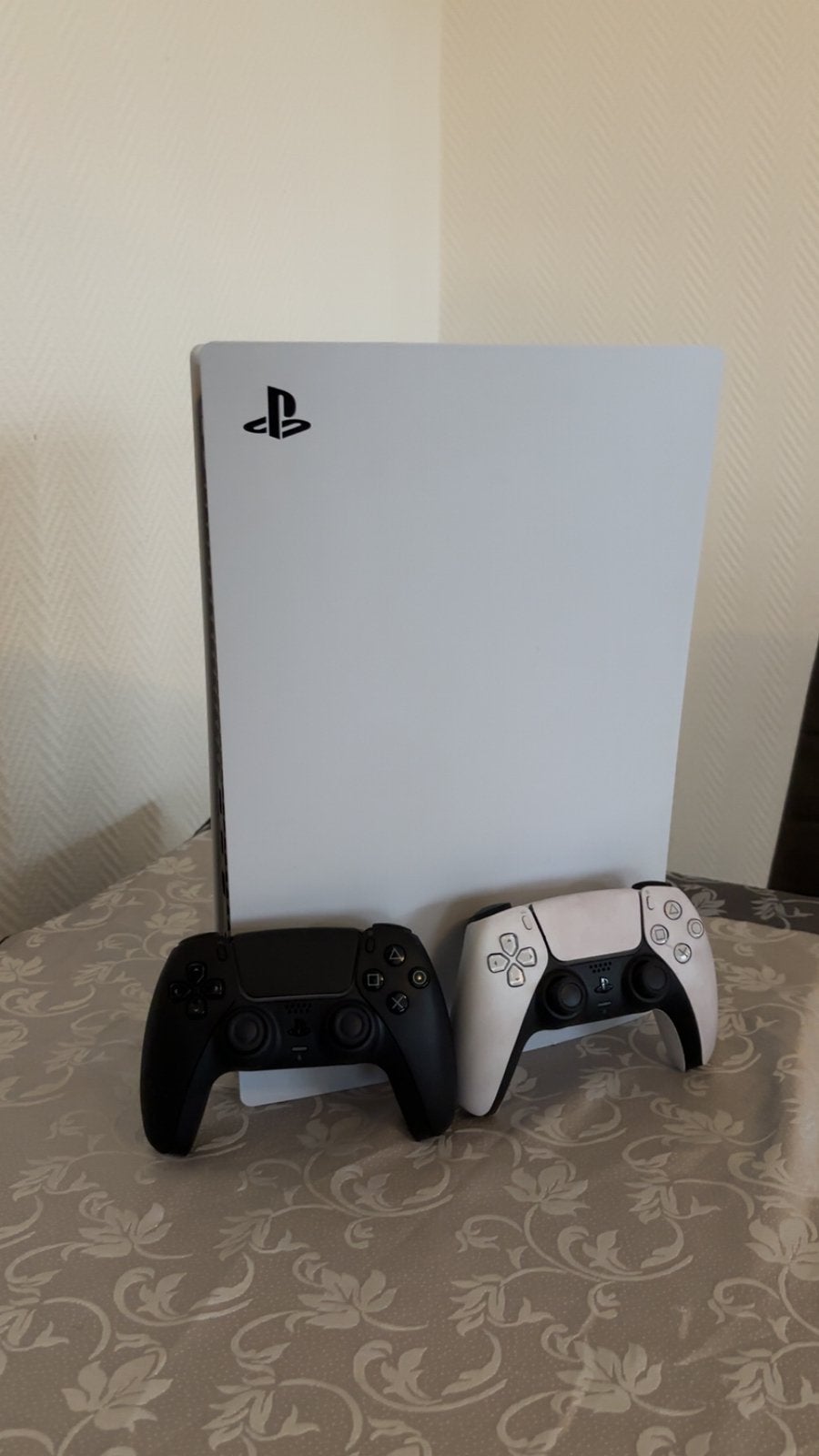 PS5 disc edition + 2 controllers + fifa 24, Ophalen, Zo goed als nieuw, Playstation 5