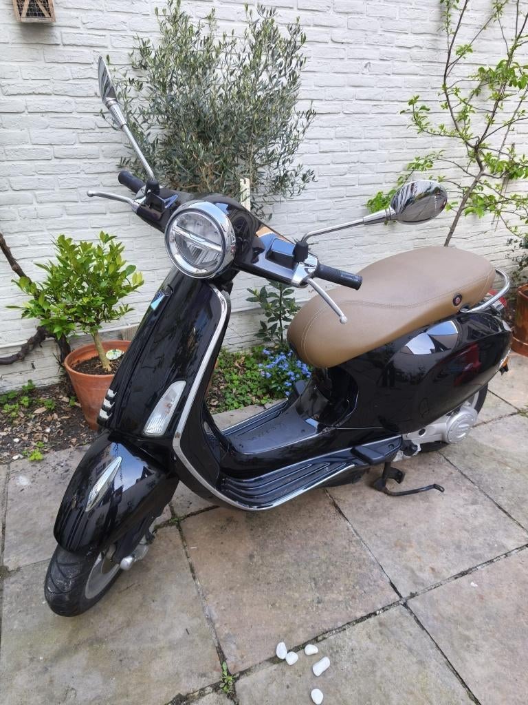 Vespa Primavera 50cc zwart - 1800km, Autres modèles, Comme neuf, Classe B (45 km/h), Enlèvement