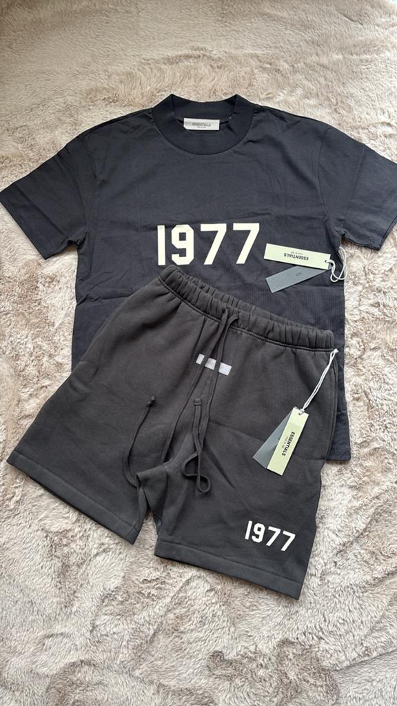 Fear of God Essentials 1977 set – Iron Black, Ophalen of Verzenden, Nieuw, Maat 46 (S) of kleiner