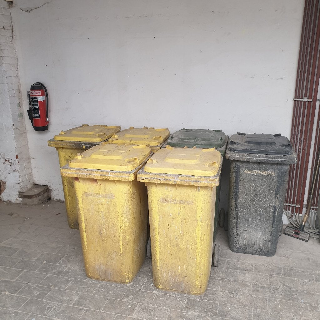 Poubelles 200l, Enlèvement, Utilisé, Synthétique, 75 – 100