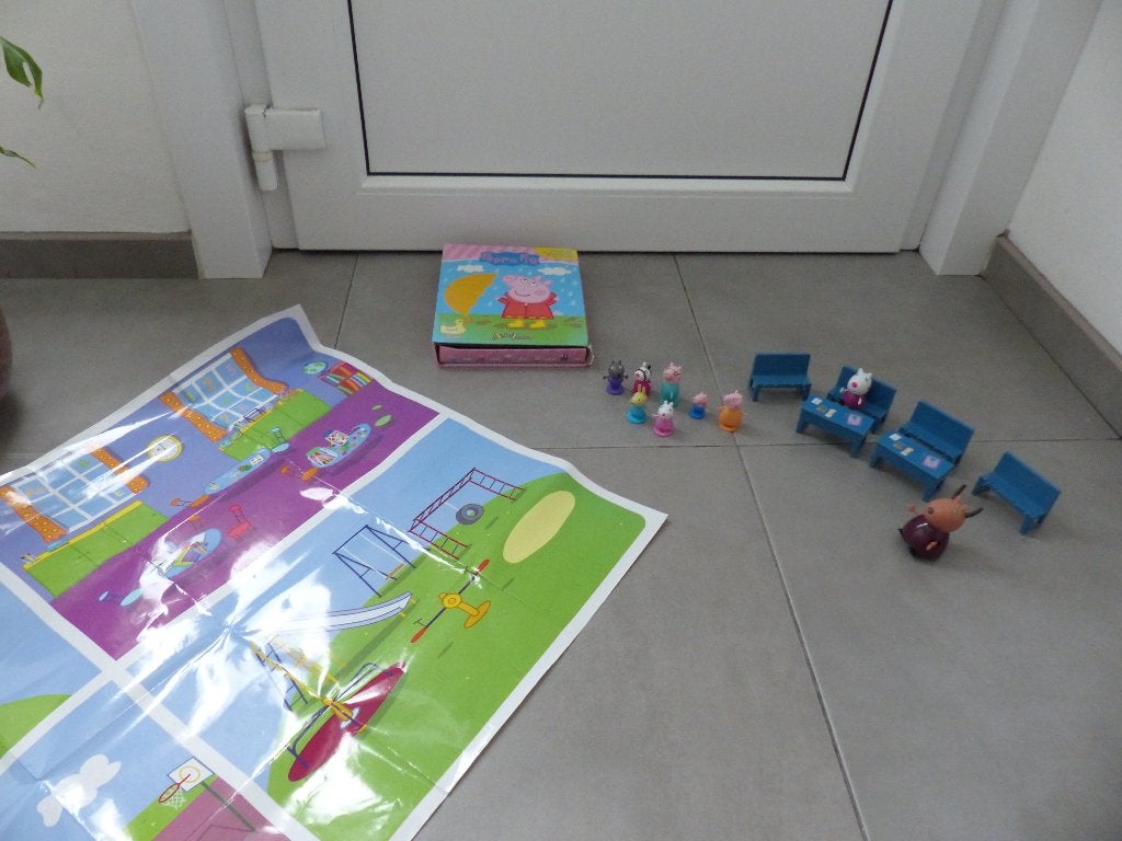 Livre de lecture active Peppa Pig + personnages, Enlèvement ou Envoi, Utilisé
