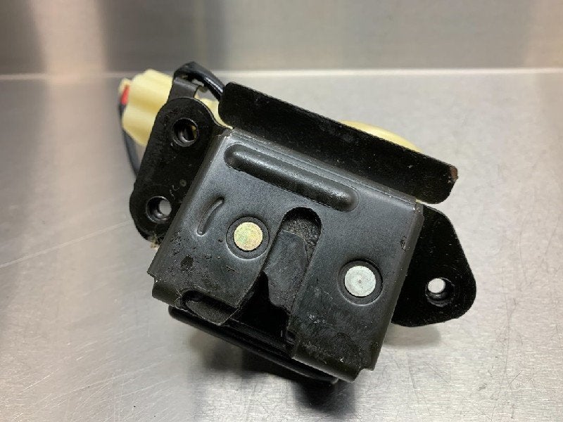 SLOTVANGER ACHTERKLEP Mazda Premacy (01-1999/03-2005), Gebruikt, Mazda