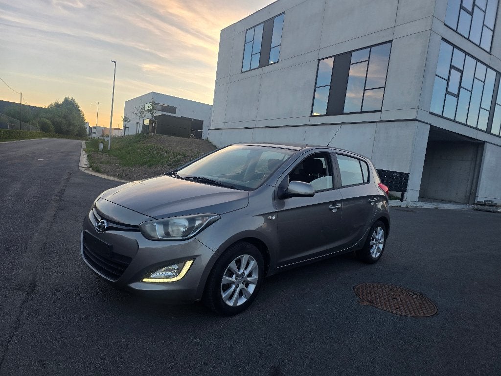 Hyundai i20 1.3i - 78 000km - 11/2013, Autos, Hyundai, Achat, Entreprise, Boîte manuelle, Noir
