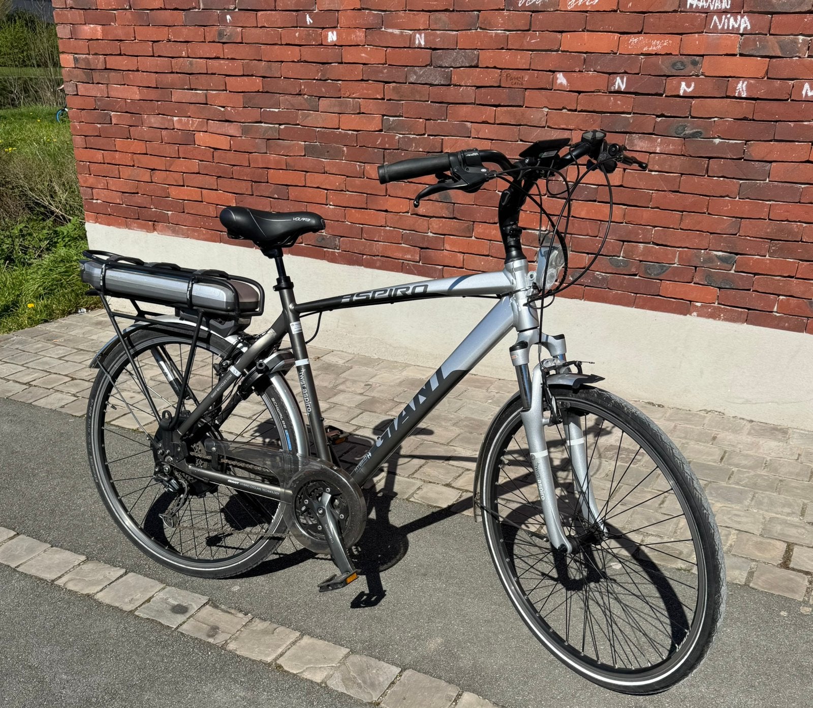 Vélo électrique GIANT TWIST ASPIRO  HYBRID 28 pouces 27 V, 51 à 55 cm, 50 km par batterie ou plus, Enlèvement, Giant