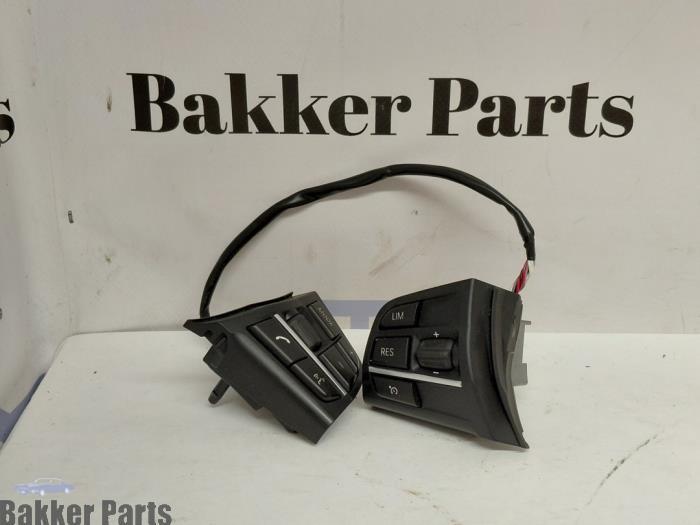 Commande radio volant d'un BMW 5-Serie, -, -, 3 mois de garantie, Utilisé