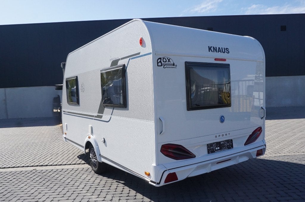 Magnifique Knaus pour 4pers. avec auvent, lit double, siège, Caravanes & Camping, Jusqu'à 4, Entreprise, Lit transversal, Siège de train
